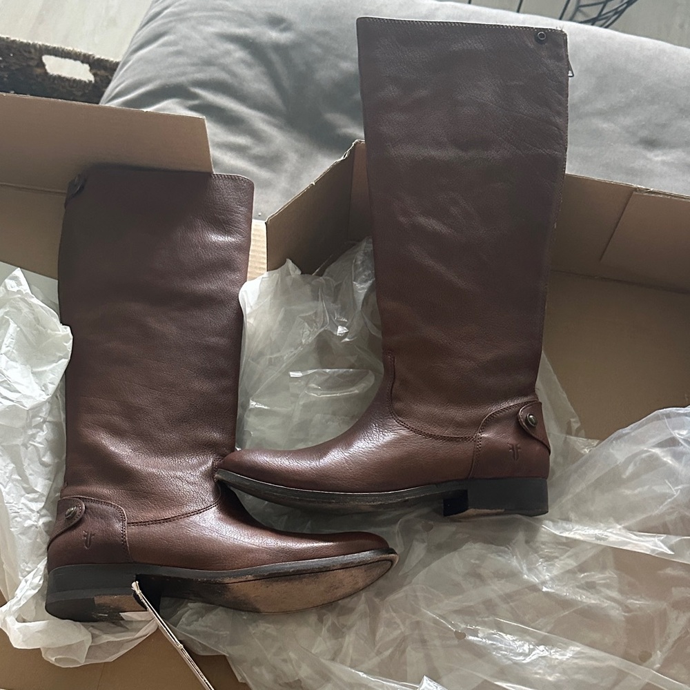 Melissa Button Back Zip Boots - Brown